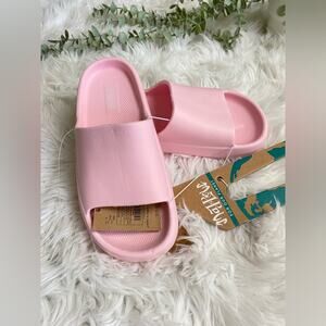 NWT Mad Love Star Slide Sandals SIZE 7